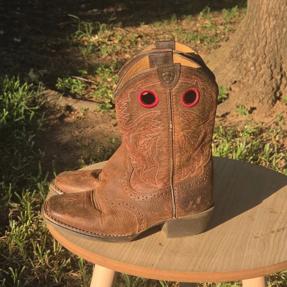 Ariat Fatbaby Heritage Brown Leather Western Boots Square Toe Red Stitching